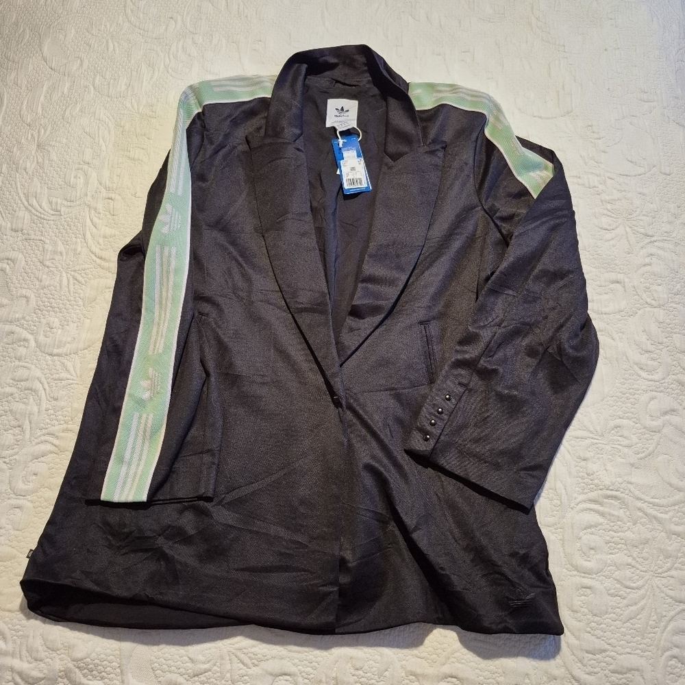Adidas women's Medium Retro sleeve tape design double snap black blazer NWT